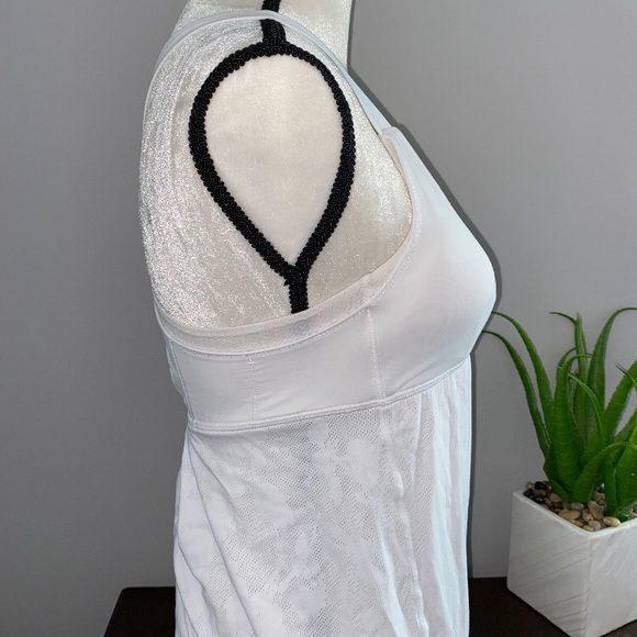 Lululemon athletica - Picture 3 of 3